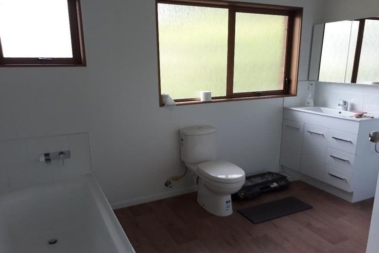 Photo of property in 2/12 Surville Place, Mairangi Bay, Auckland, 0630