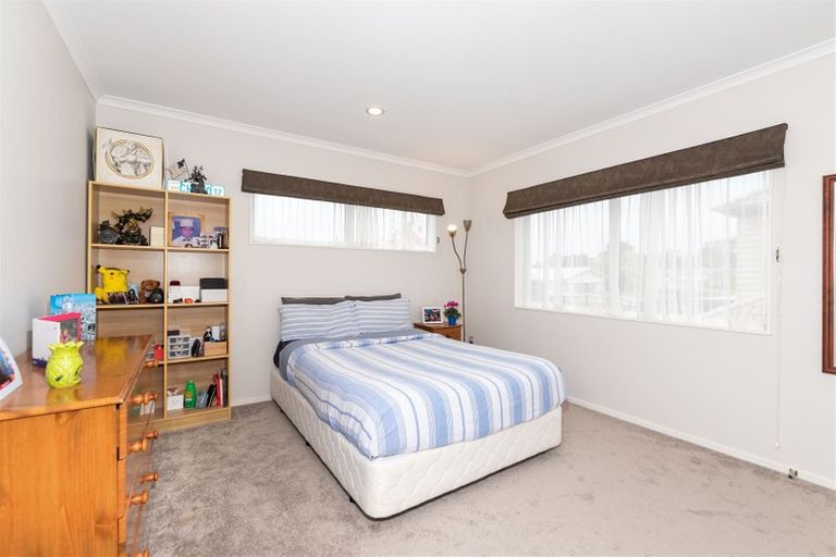 Photo of property in 19 Bordeaux Parade, Te Atatu South, Auckland, 0610