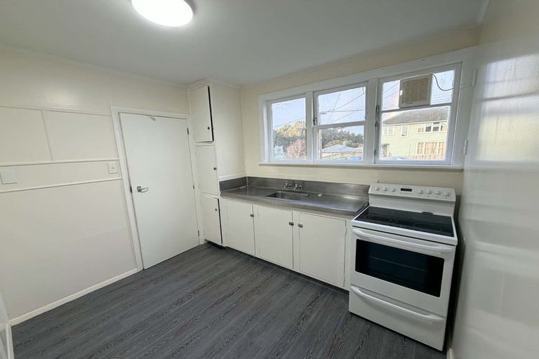 Photo of property in 3-5 York Place, Cannons Creek, Porirua, 5024