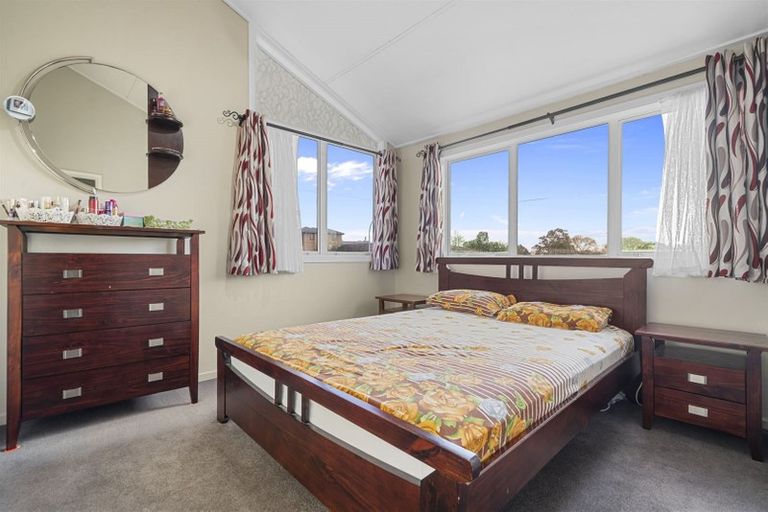 Photo of property in 1 Elm Street, Waiuku, 2123