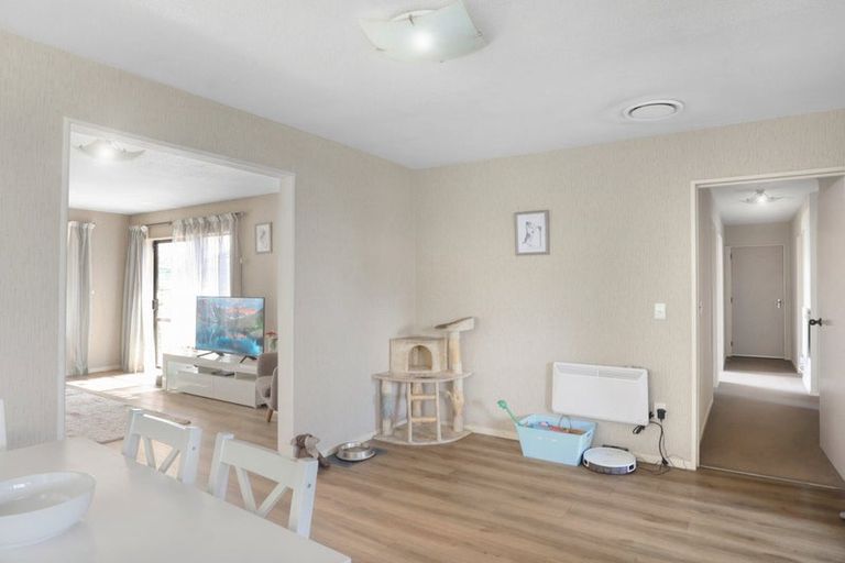 Photo of property in 2/14 Momorangi Crescent, Redwood, Christchurch, 8051