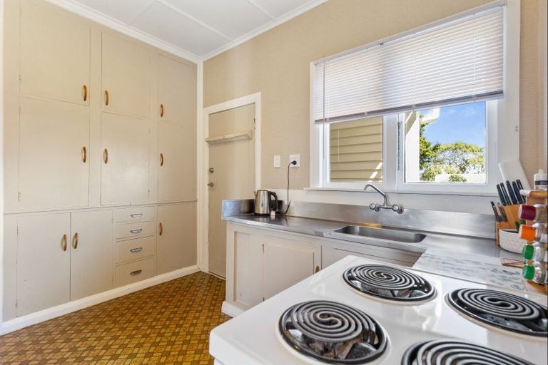 Photo of property in 13 Winchester Street, Levin, 5510