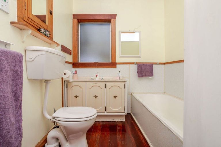 Photo of property in 18 Albert Street, Dannevirke, 4930