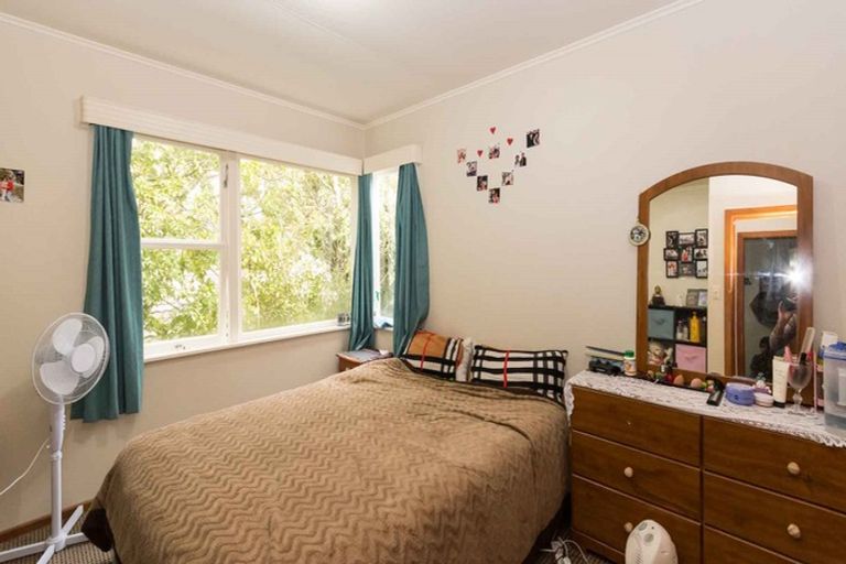 Photo of property in 30a Collier Avenue, Karori, Wellington, 6012