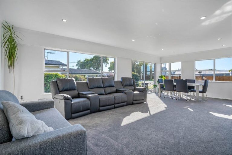 Photo of property in 24 Great North Road, Winton, 9720