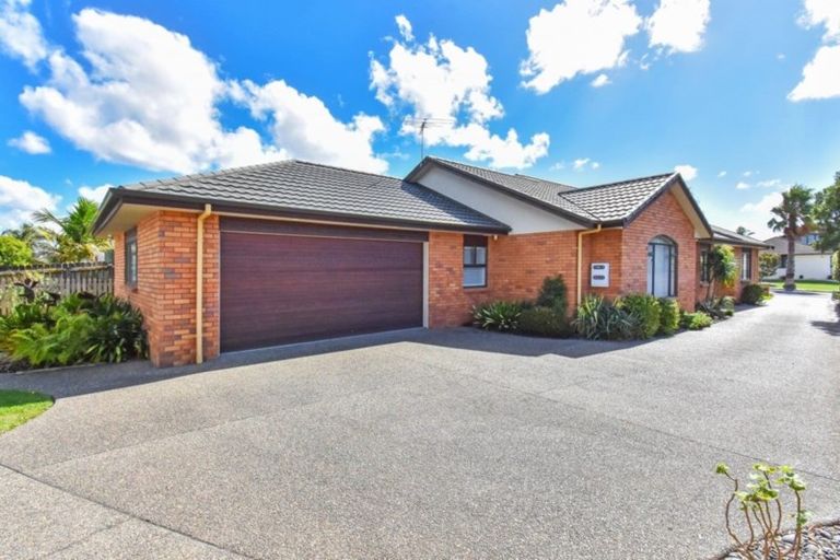 Photo of property in 4 Parkhaven Drive, Rosehill, Papakura, 2113