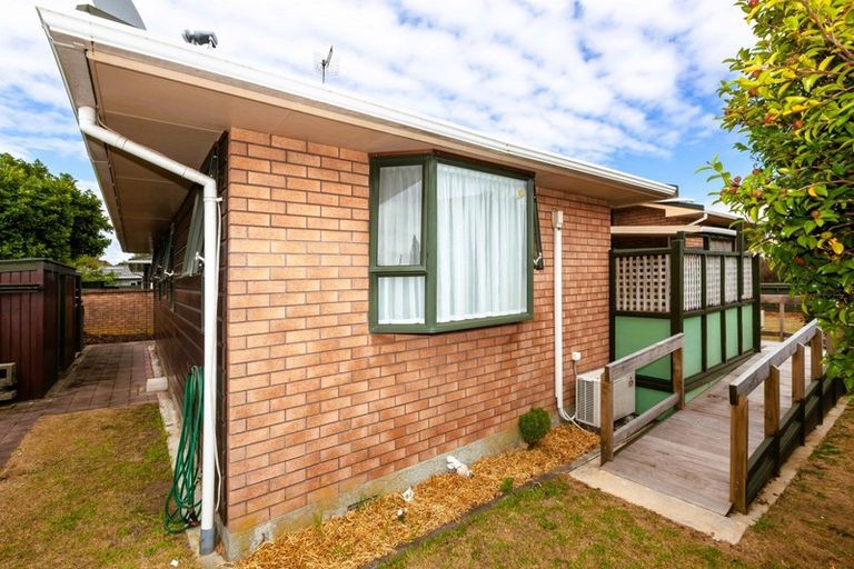 Photo of property in 74 Eatwell Avenue, Paraparaumu Beach, Paraparaumu, 5032