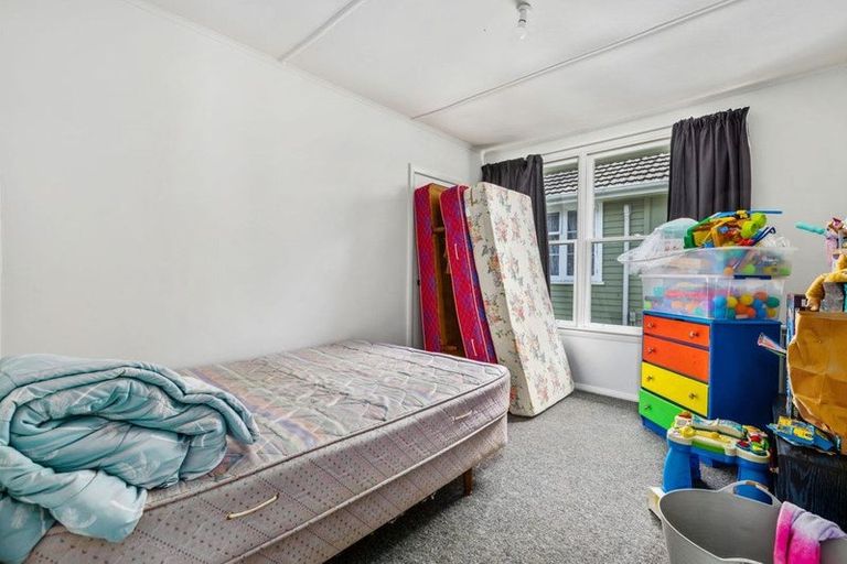 Photo of property in 33 Railway Crescent, Masterton, 5810