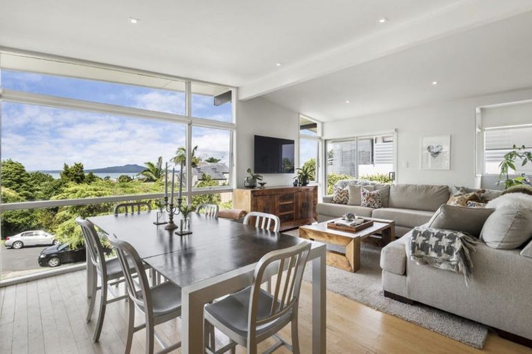 Photo of property in 53 Parr Terrace, Castor Bay, Auckland, 0620