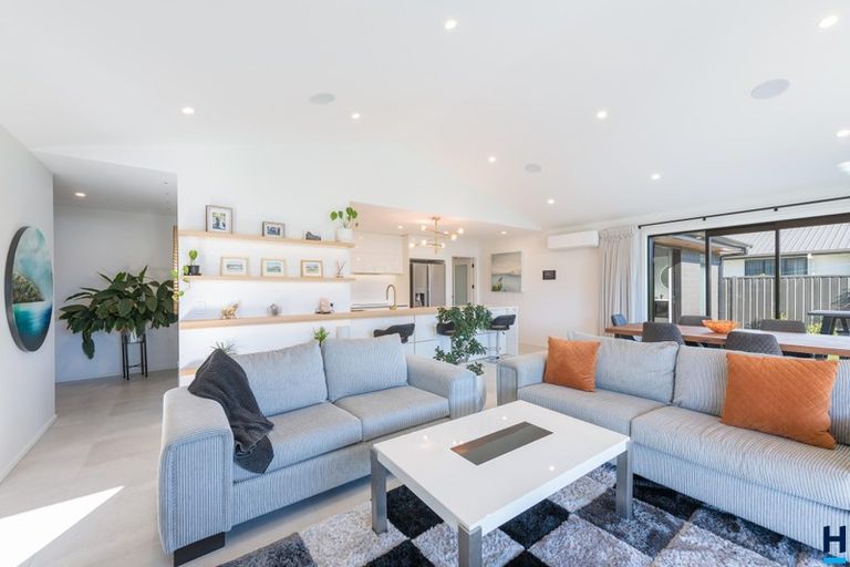 Photo of property in 4 Puketutu Grove, Motueka, 7120