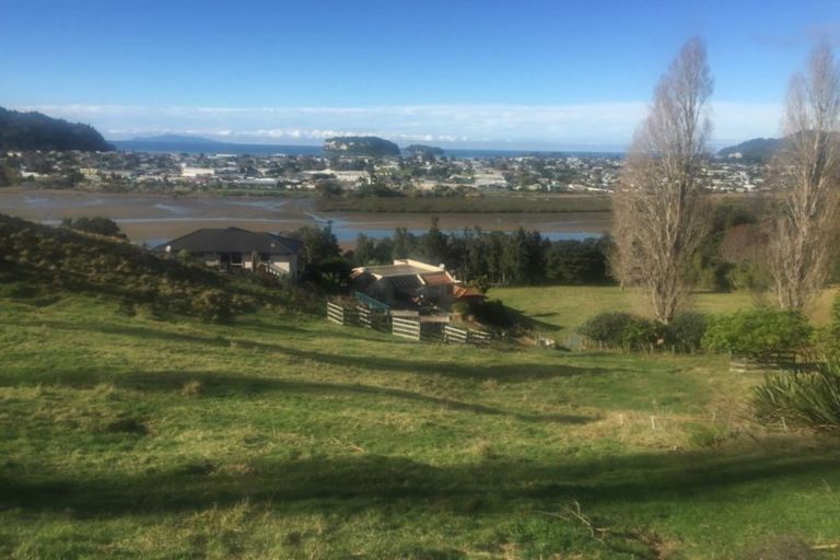 Photo of property in 1/2 Elliott Avenue, Bayview, Auckland, 0629