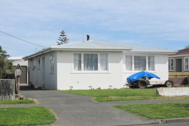 Photo of property in 173 Cornfoot Street, Castlecliff, Whanganui, 4501