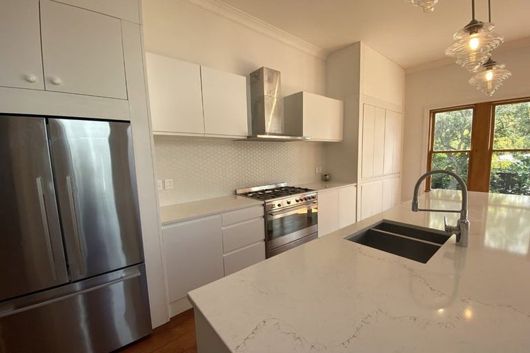 Photo of property in 6 Hobson Street, Thorndon, Wellington, 6011