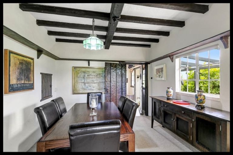 Photo of property in 42 Nicholson Road, Khandallah, Wellington, 6035