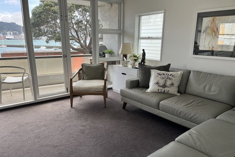 Photo of property in 1/130 Oriental Parade, Oriental Bay, Wellington, 6011