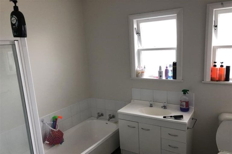 Photo of property in 702 Massey Road, Mangere, Auckland, 2022