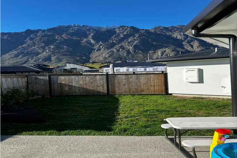 Photo of property in 18 Coopworth Road, Jacks Point, 9371