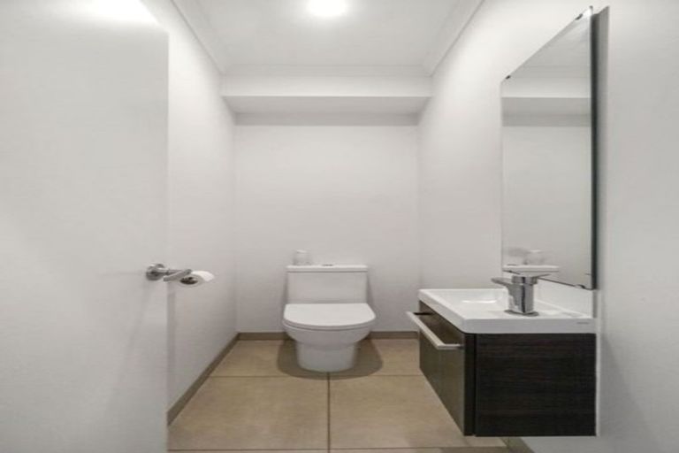 Photo of property in 32 Squadron Drive, Hobsonville, Auckland, 0616