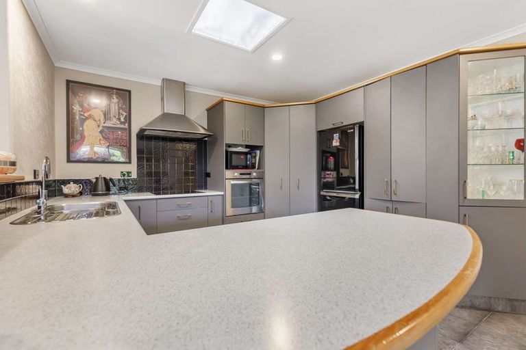 Photo of property in 41 Matene Place, Papamoa Beach, Papamoa, 3118