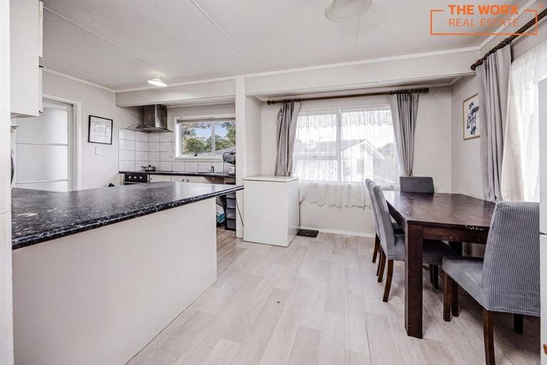 Photo of property in 16 Frobisher Way, Clendon Park, Auckland, 2103