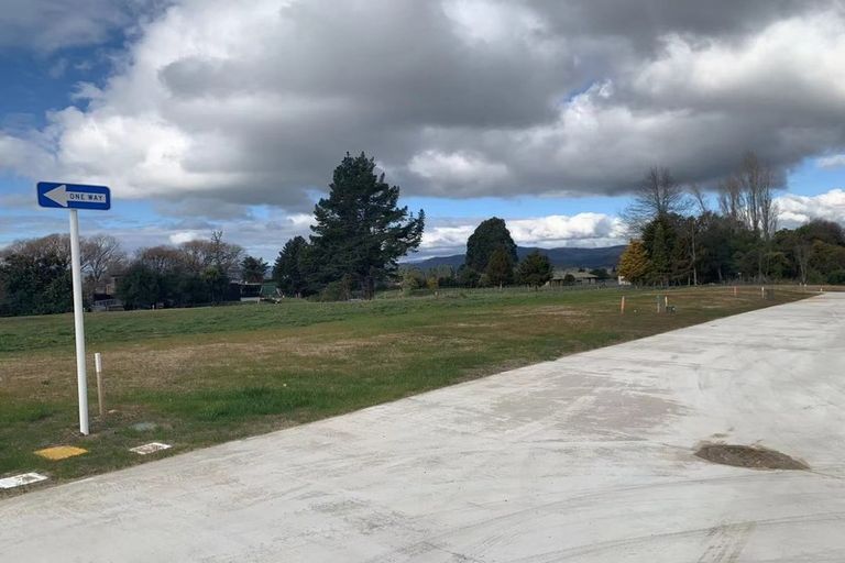 Photo of property in 11 Lloyd Crescent, Pukehangi, Rotorua, 3015