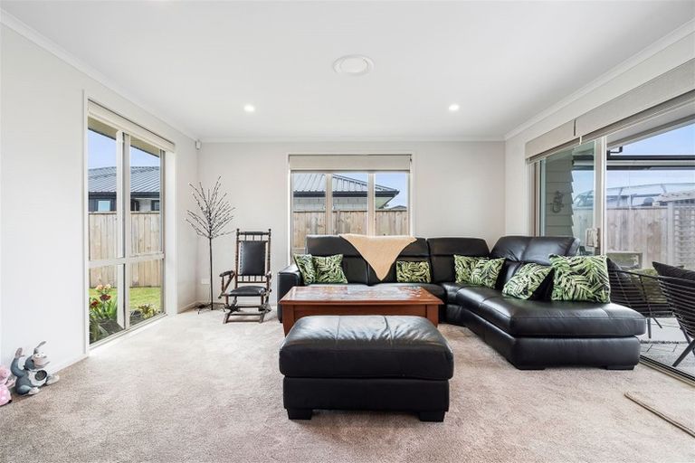 Photo of property in 6 Powhaitere Road, One Tree Point, 0118