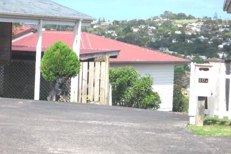 Photo of property in 4/10 Heathglen Place, Bayview, Auckland, 0629