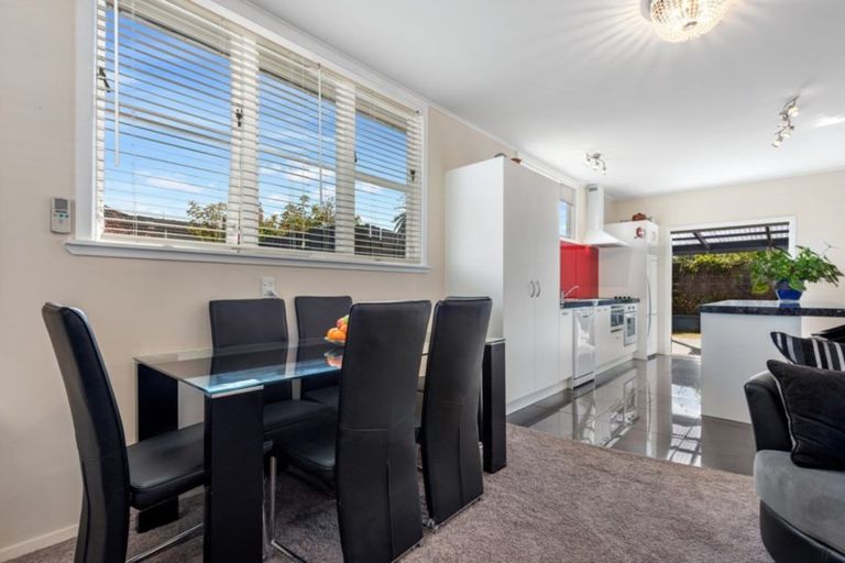 Photo of property in 1 Hawthorn Crescent, Stokes Valley, Lower Hutt, 5019