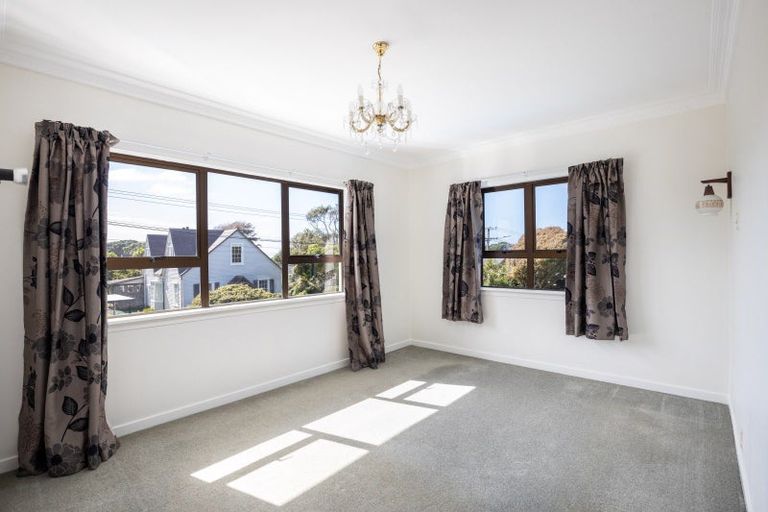 Photo of property in 65 Wallace Place, Westown, New Plymouth, 4310