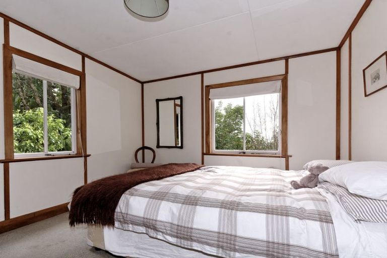 Photo of property in 10 Tinopai Road, Titirangi, Auckland, 0604