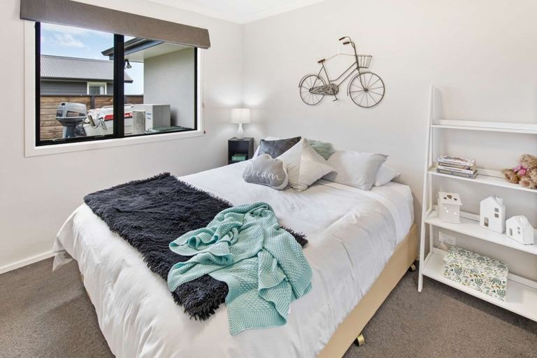 Photo of property in 17 Tirimoana Place, Otamatea, Whanganui, 4501