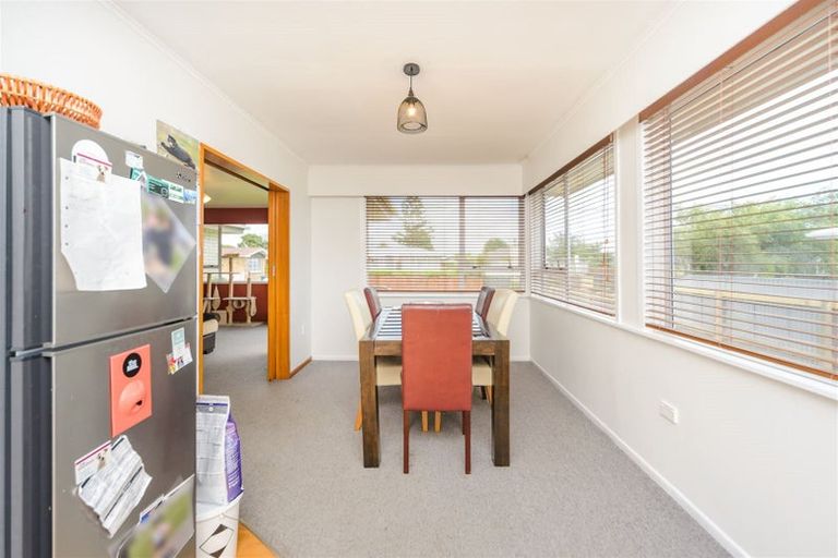 Photo of property in 5 Tararua Terrace, Cloverlea, Palmerston North, 4412
