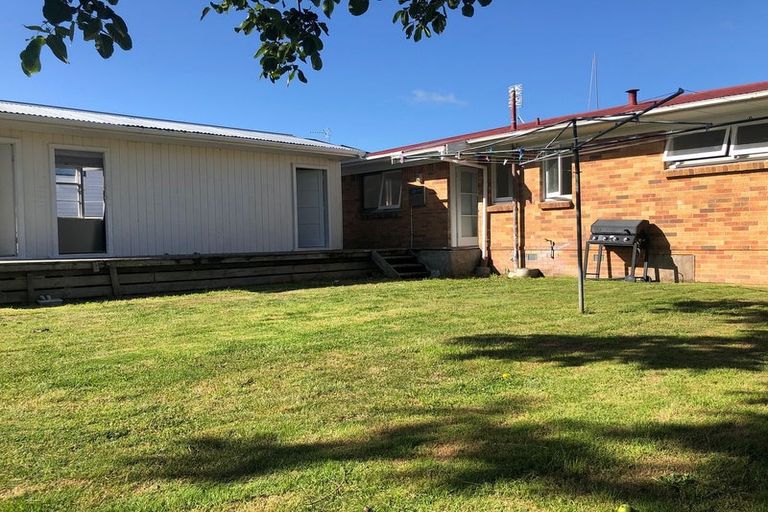 Photo of property in 2 Sheridan Street, Silverdale, Hamilton, 3216