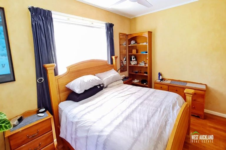Photo of property in 40 Sunnyside Road, Sunnyvale, Auckland, 0612
