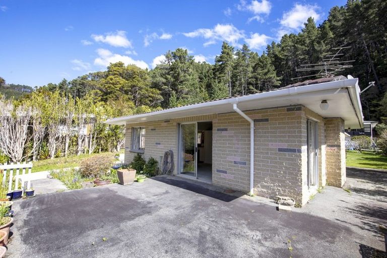 Photo of property in 40 Elmslie Road, Pinehaven, Upper Hutt, 5019