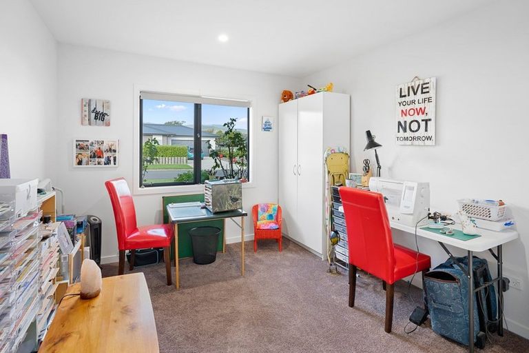 Photo of property in 2 Pohatu Lane, Otaki, 5512