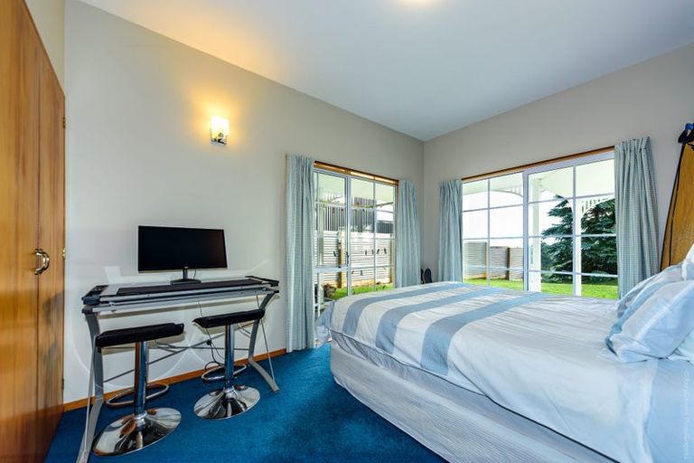 Photo of property in 411 Cashmere Road, Westmorland, Christchurch, 8025