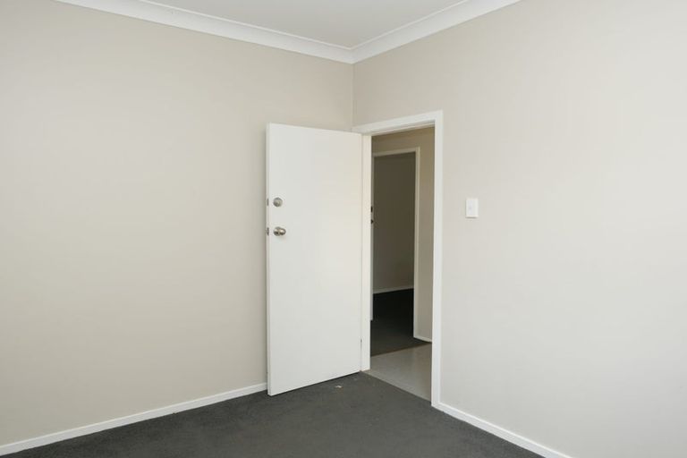 Photo of property in 70 Kelburn Parade, Kelburn, Wellington, 6012