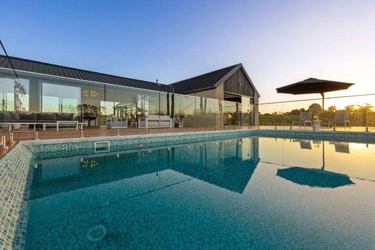 Photo of property in 70 Joseph Dunstan Drive, Taupaki, 0782