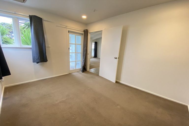 Photo of property in 64 Manuka Road, Glenfield, Auckland, 0629