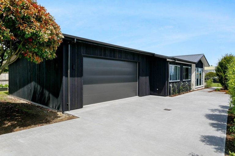 Photo of property in 1 Mahuta Road, Waitahanui, Taupo, 3378