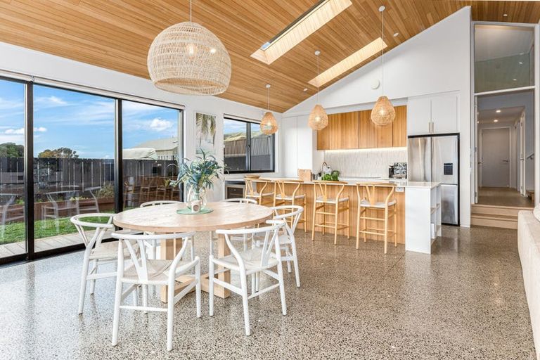 Photo of property in 58 Muri Road, Pukerua Bay, 5026