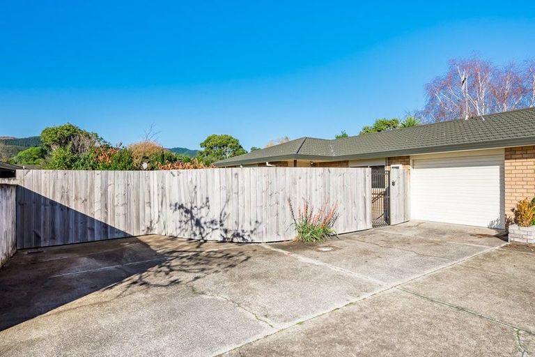 Photo of property in 42 Arawhata Road, Paraparaumu, 5032