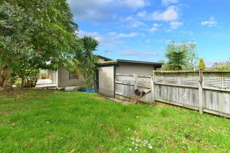 Photo of property in 24a Fairway Avenue, Red Beach, 0932