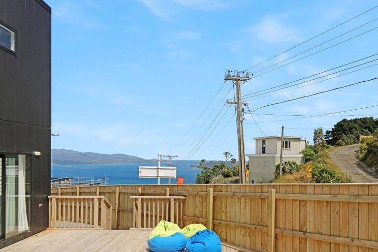 Photo of property in 46 Domett Street, Newlands, Wellington, 6037