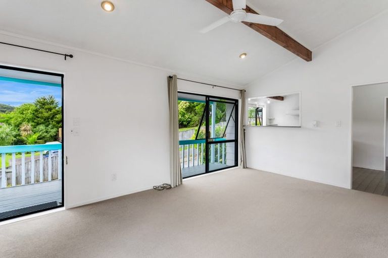 Photo of property in 44 Hale Crescent, Bayview, Auckland, 0629