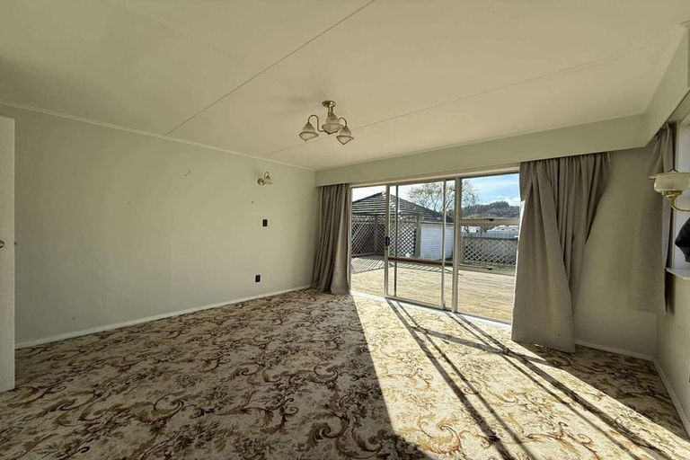 Photo of property in 120 Wainuiomata Road, Wainuiomata, Lower Hutt, 5014