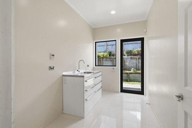 Photo of property in 19c Shelter Grove, Frankleigh Park, New Plymouth, 4310