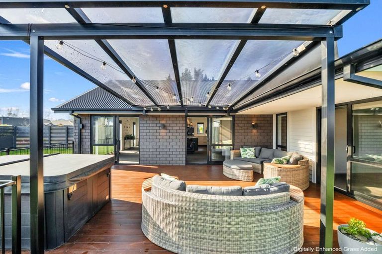 Photo of property in 10 Kohunga Crescent, Bottle Lake, Christchurch, 8083