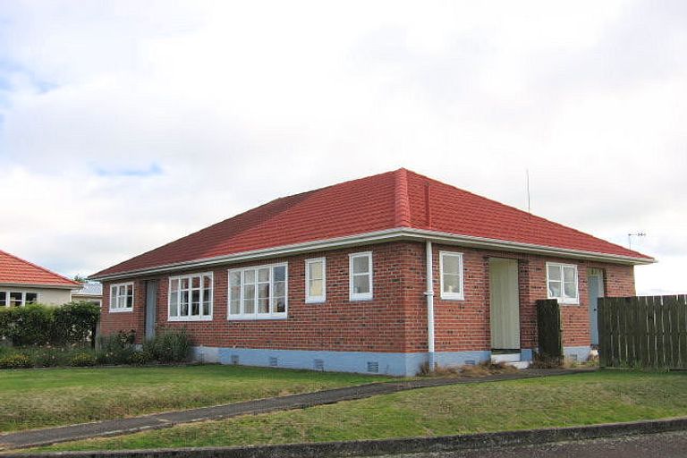 Photo of property in 45 Frederick Street, Terrace End, Palmerston North, 4410